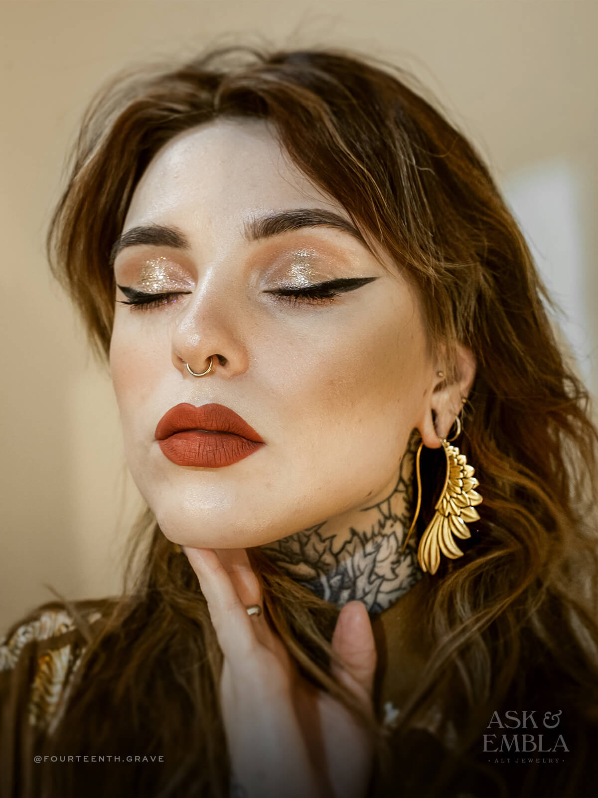Exaggerated Angel Wings Pendant Earrings – Hidden Picks Online