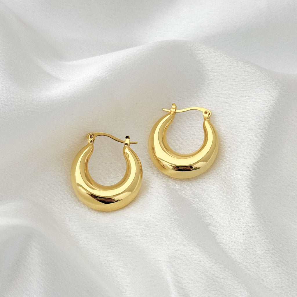 Exaggerated Geometric Circle Earrings – Bold Metal Texture – Hidden Picks Online